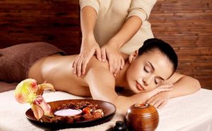 Massage khỏe cơ thể bằng việc xoa bóp vào các cơ trên cơ thể